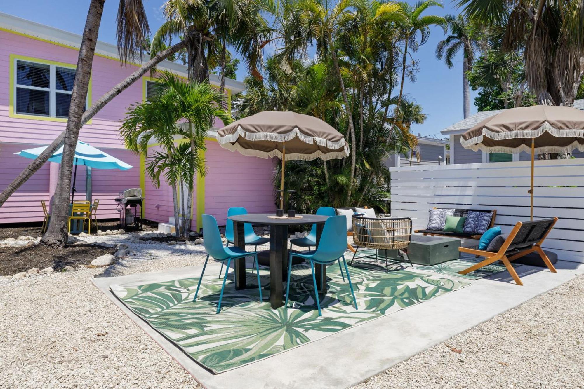 Charming Suite With Balcony And Bikes At Historic Sandpiper Inn Sanibel Exterior foto